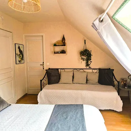 Les Hauts De La Vaucouleur Bed and Breakfast 3*